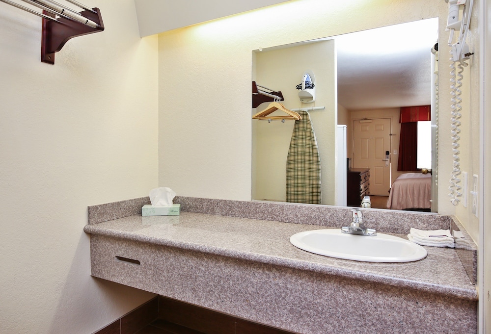 Red Roof Inn Lompoc - photo 41