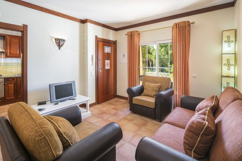 Apartment near Praia de Benagil Beach — 4-Star Luxury Hotel in Lagoa, Portugal