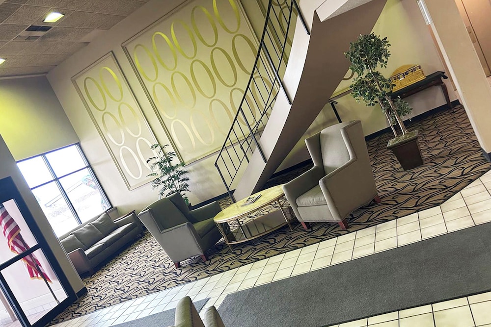 Blue Way Inn & Suites La Crosse - photo 5