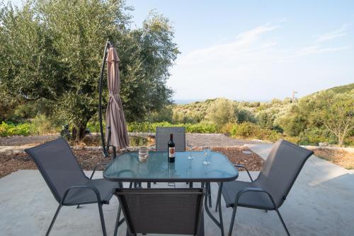 Οίνου Γη Ιθάκη Winelandithaca - carbon neutral hotel in Unknown City