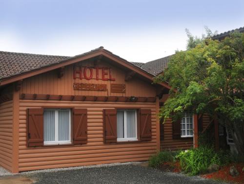 Hotel La Cabane — Parentis En Born