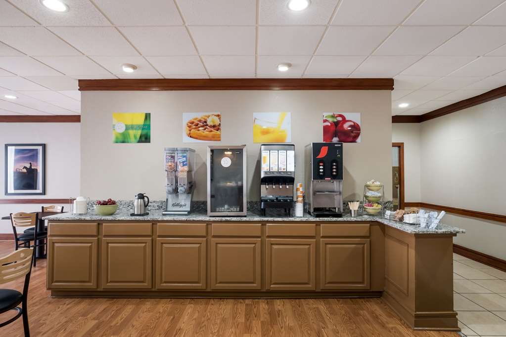 Quality Inn Alice - photo 26