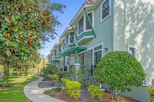 Summer Deal Relax & Unwind Townhome by Disney — 4-Star Luxury Hotel in Orlando, United States