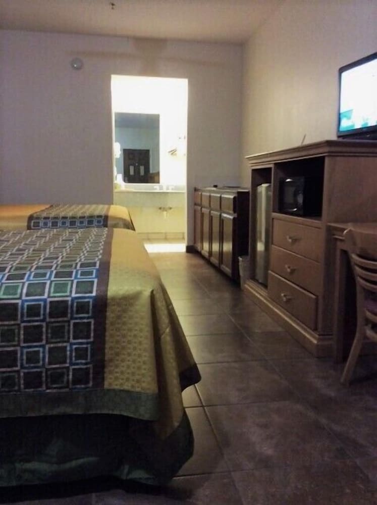 Texas Inn Weslaco - photo 41