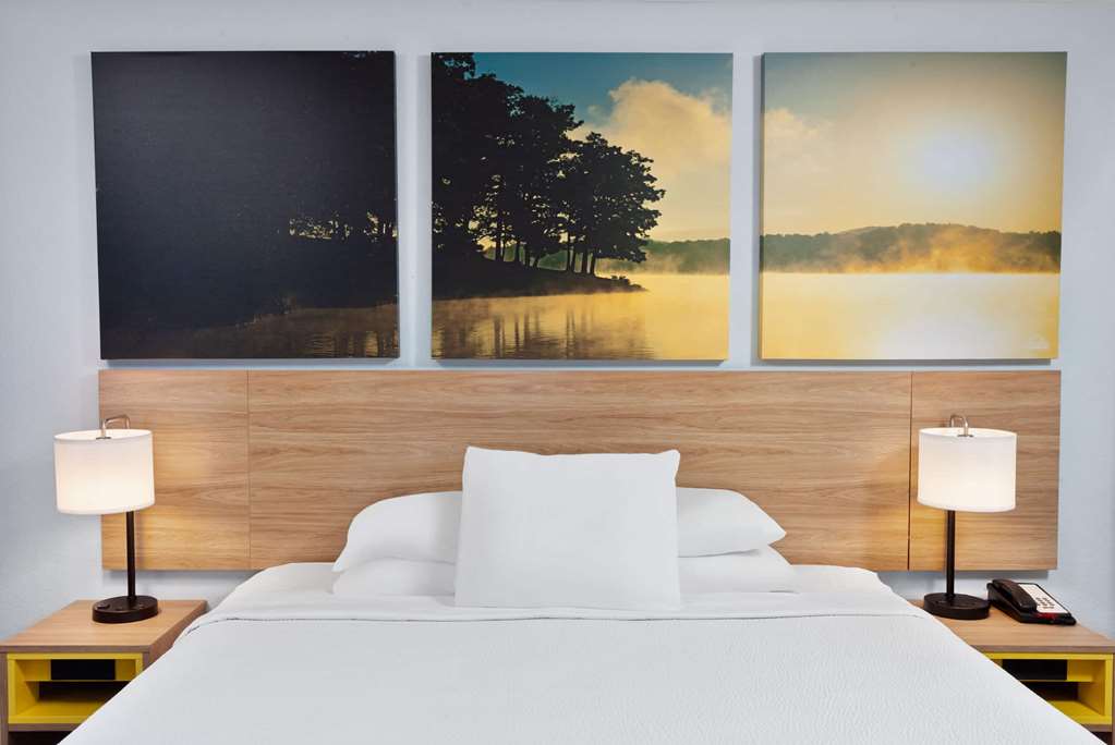 Days Inn & Suites by Wyndham Siler City - photo 21