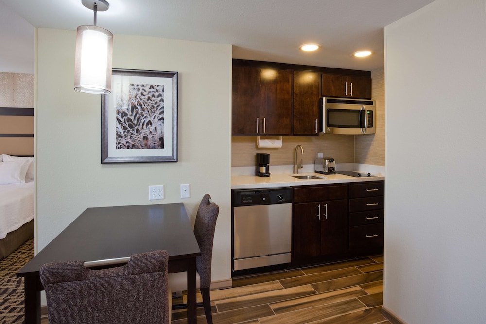 Homewood Suites by Hilton Davenport - photo 15
