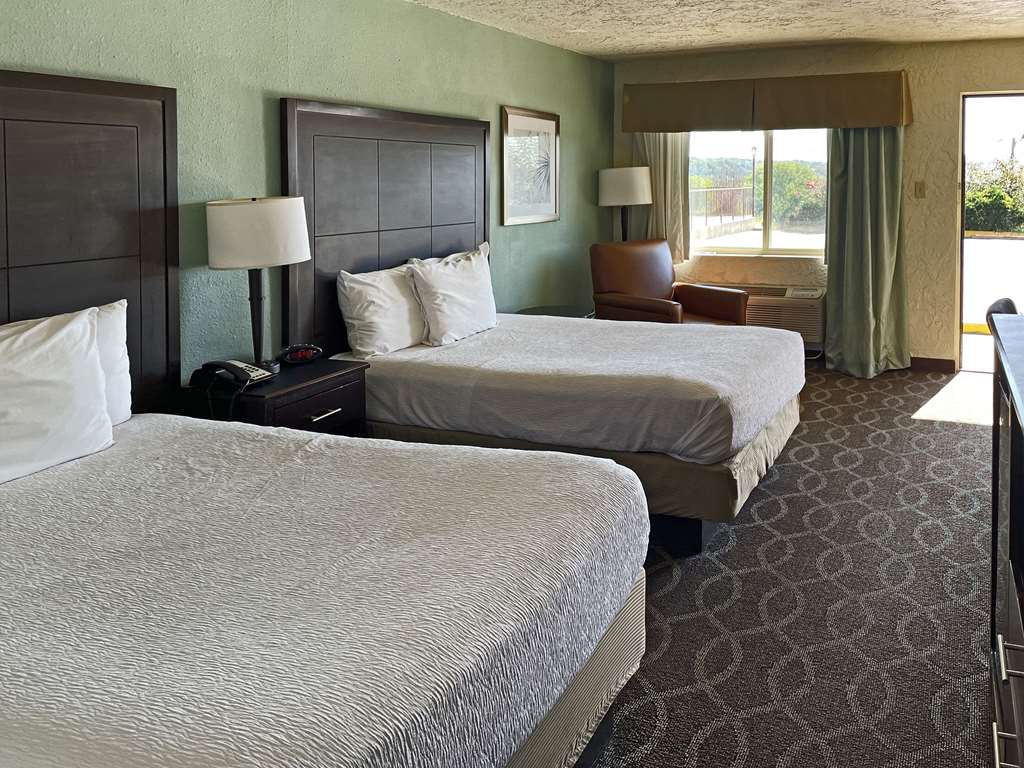 Quality Inn Clinton North - photo 7