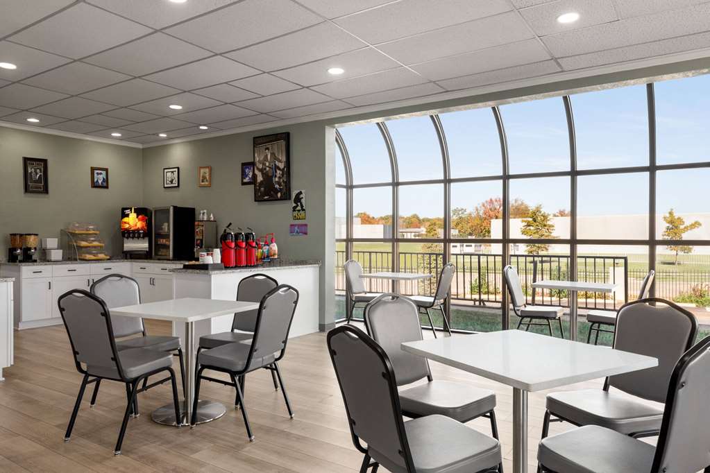 Days Inn by Wyndham Memphis at Graceland - photo 38
