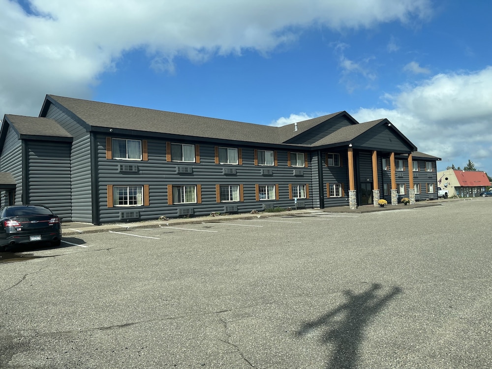 Crossroads Hotel - featured photo