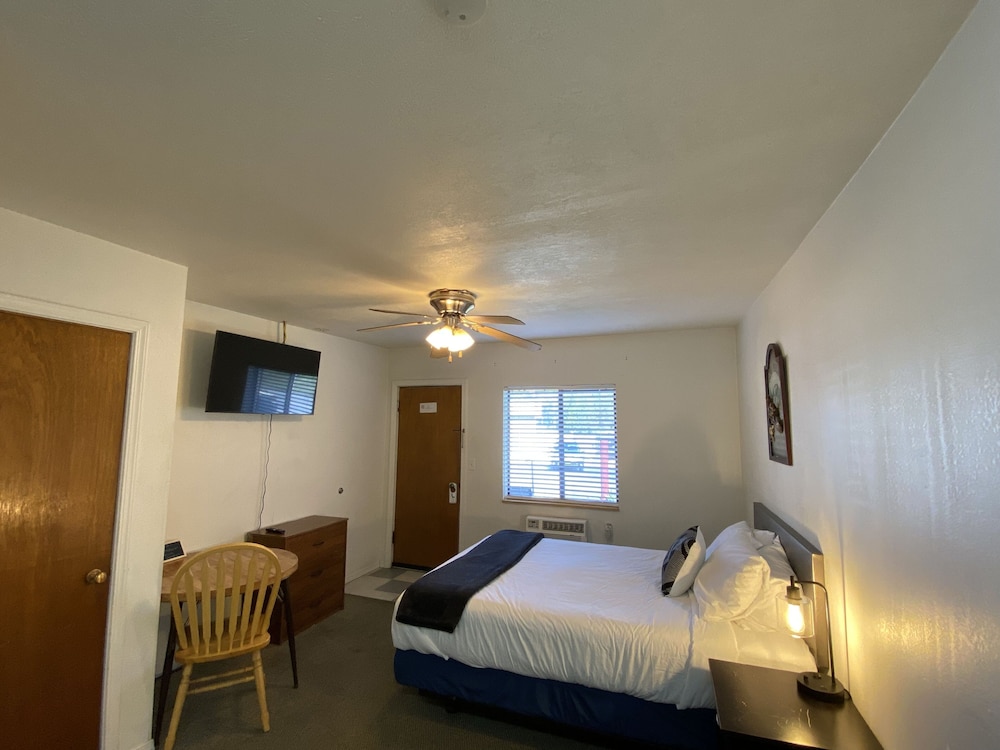 Columbia Point Resort - photo 29