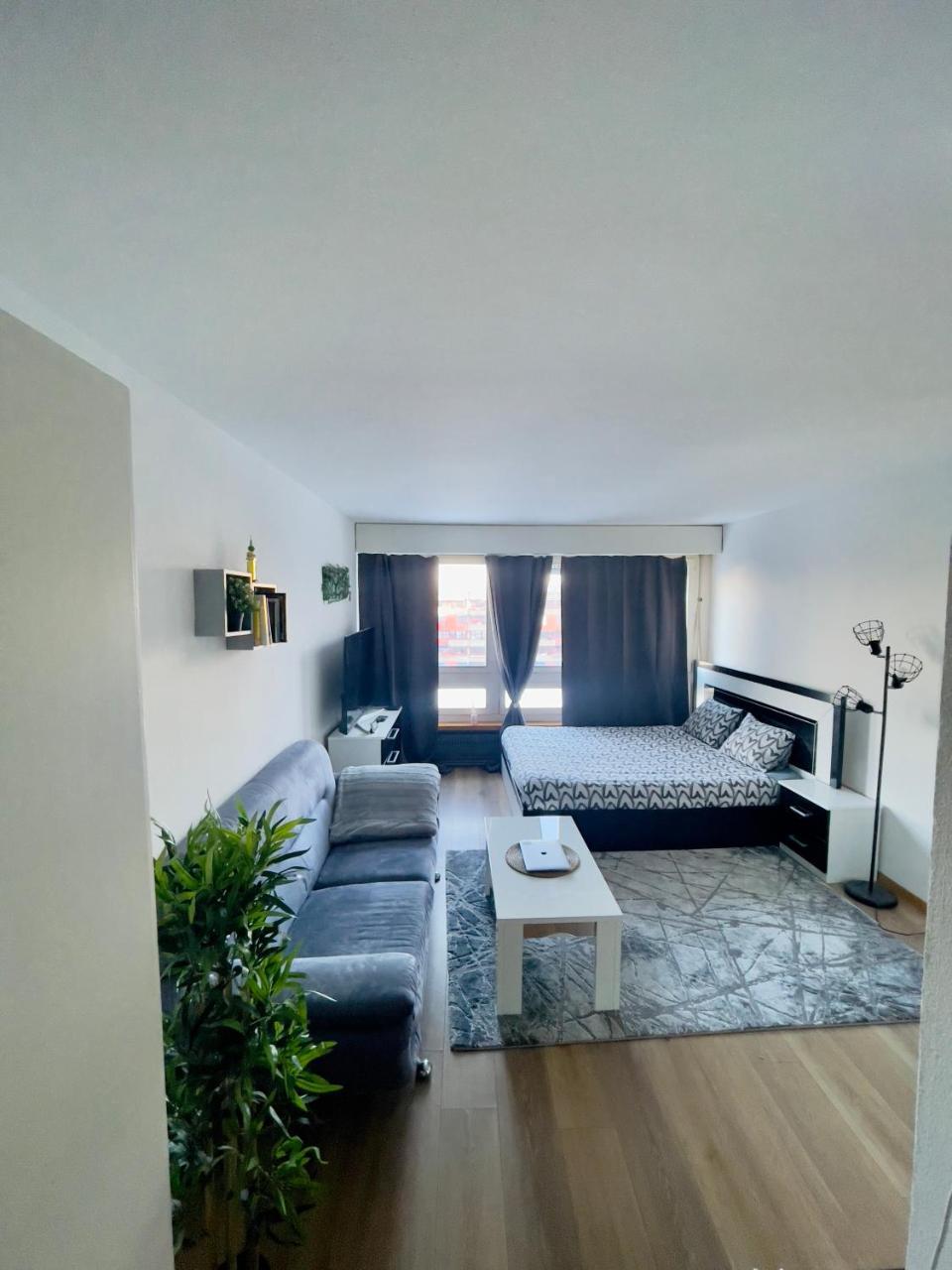 Suncatcher Studio - carbon neutral hotel in Bern