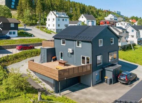 Stort hus i Nordlysbyen — Tromso — photo 2