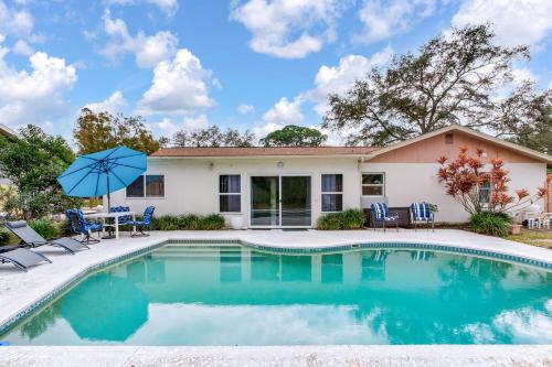 Villa Lux with pool in Palm Harbor — 4-Star Luxury Hotel in Palm Harbor, United States