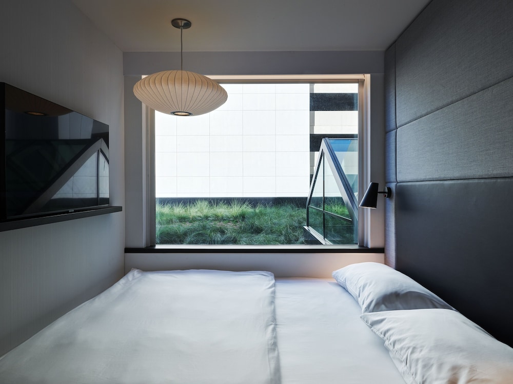 citizenM Los Angeles Downtown - photo 13