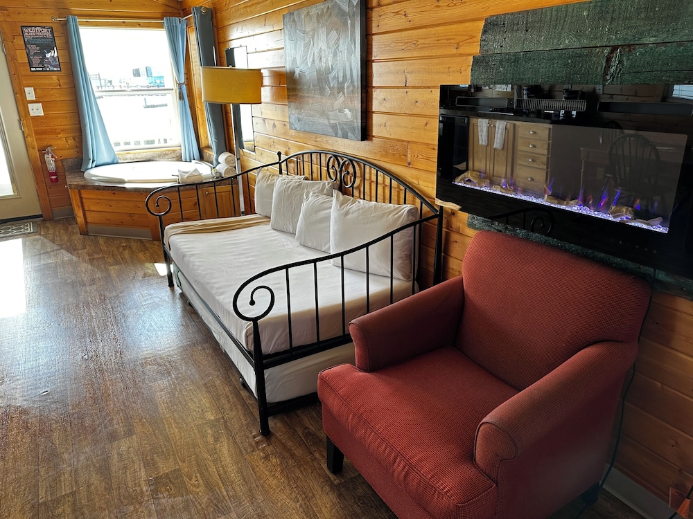 Westport Marina Cottages - photo 28
