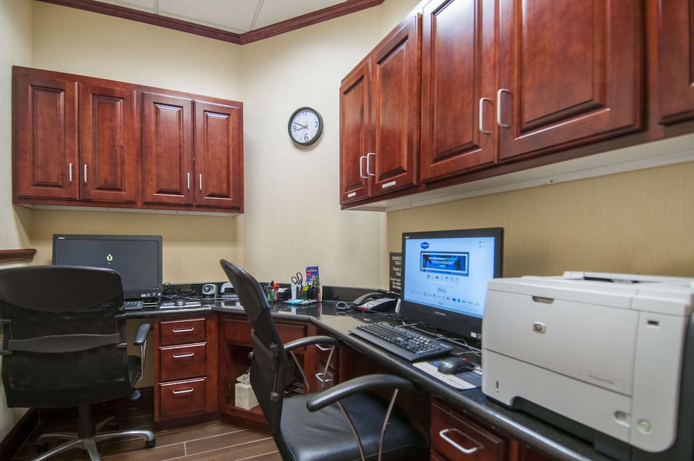Hampton Inn & Suites Waxahachie - photo 37