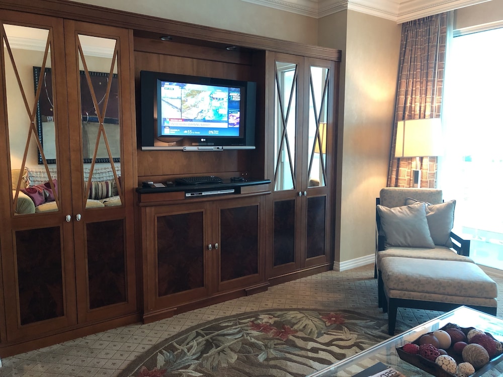 True 1BR Strip View at MGM Signature - photo 22