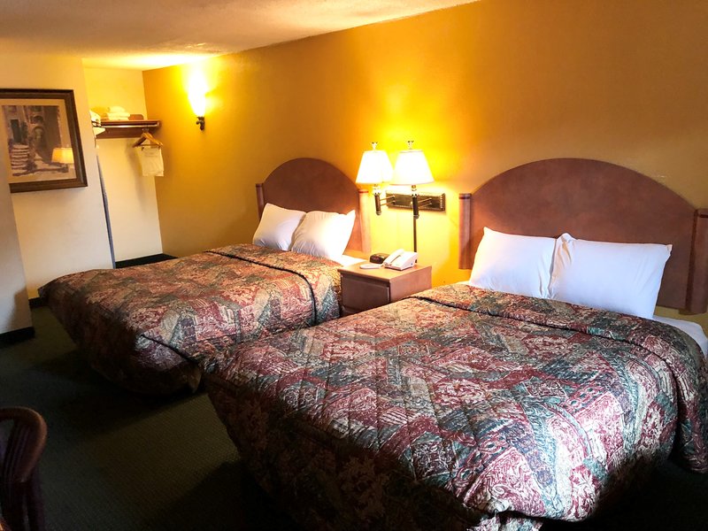 University Inn and Suites - photo 11