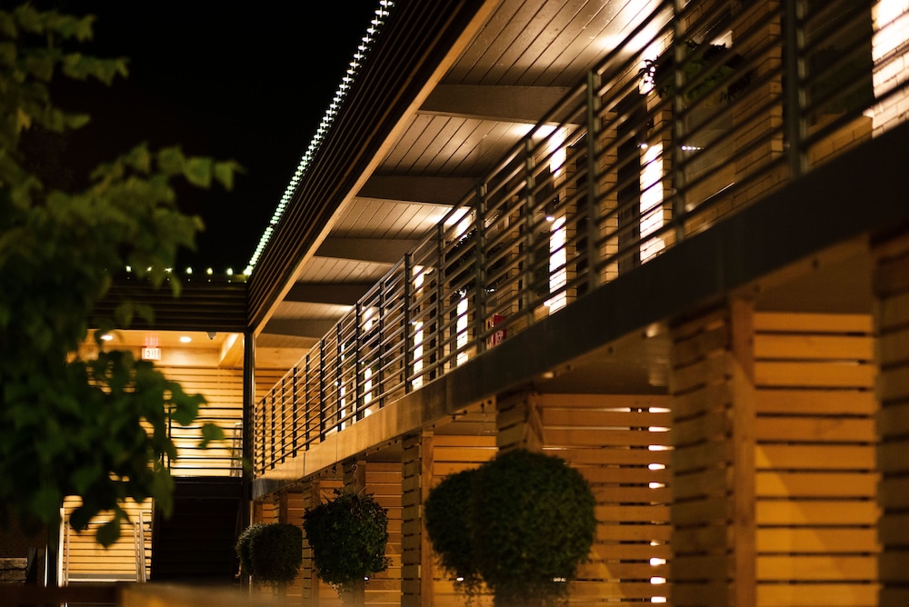 The Oxbow Hotel - photo 50