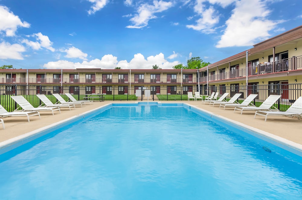 Red Roof Inn Staunton - photo 24
