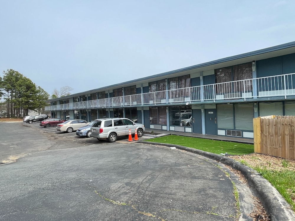 Lamplighter Inn By OYO Charlotte Airport Area - photo 31