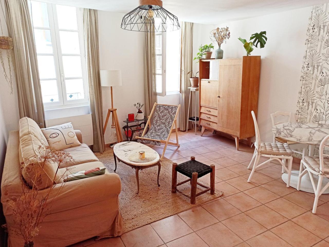 Coquet Appartement Typique du Panier — 4-Star Luxury Hotel in Marseille, France