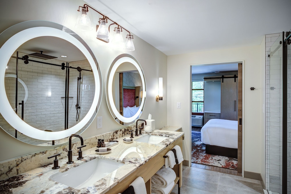 The Embers Hotel - photo 78