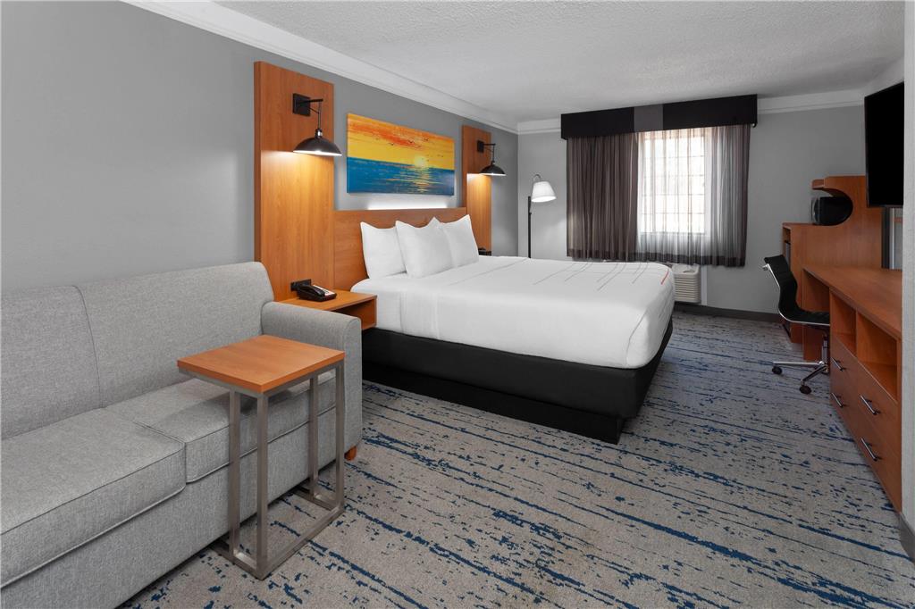 La Quinta Inn by Wyndham Champaign - photo 22