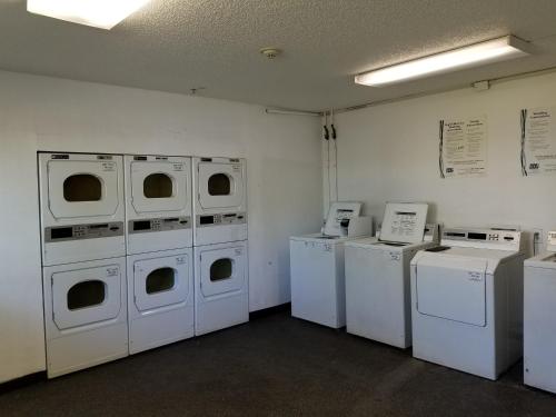 InTown Suites Extended Stay West Palm Beach FL - photo 15