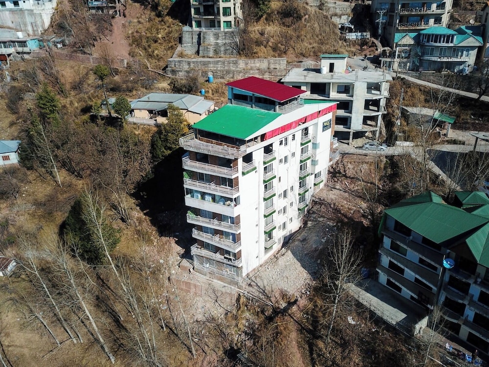 Kamboh La Cloud Hotel and Apartments in Murree, Pakistan