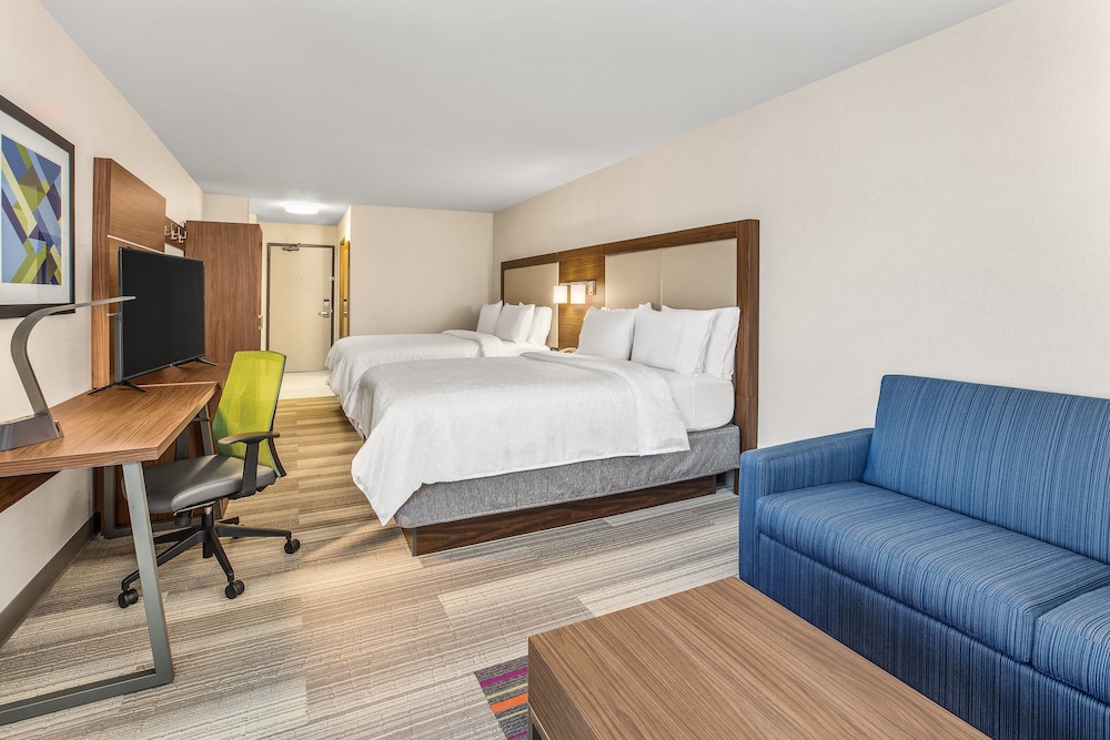 Holiday Inn Express & Suites Tacoma by IHG - photo 3
