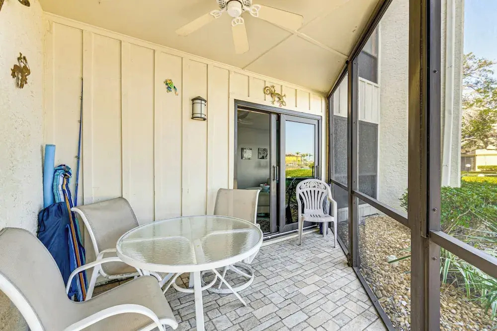 Siesta Paradise Steps to Beach & Village Pool — 4-Star Luxury Hotel in Sarasota, United States