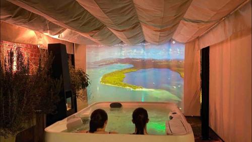 Le jacuzzi de Marie ll - carbon neutral hotel in Tourcoing