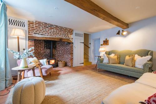 Rogue's Cottage Secluded gem by the sea — 4-Star Luxury Hotel in Deal, United Kingdom