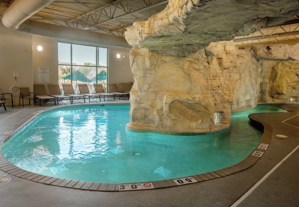 Holiday Inn & Suites Virginia Beach North Beach by IHG - photo 2