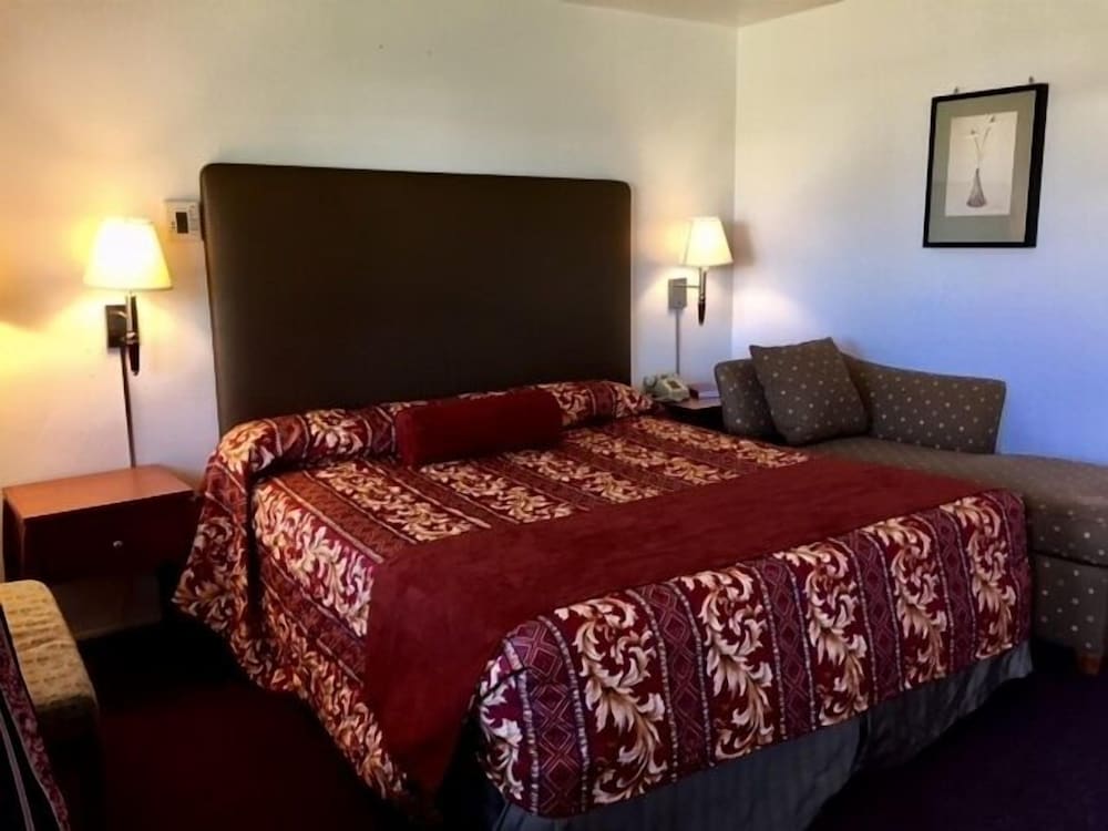 Maple Inn & Suites - photo 20