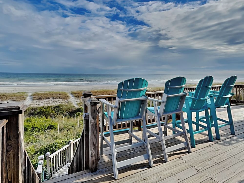 CarrleTrachtman — 4-Star Luxury Hotel in Santa Cruz, United States