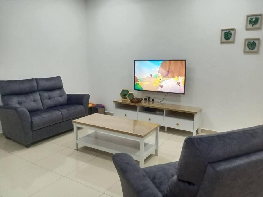Sakura homestay 5 bedrooms Spring Lopeng 14 pax — 4-Star Luxury Hotel in Miri, Malaysia