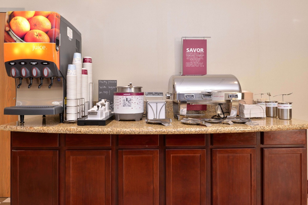 Hampton Inn Grand Island - photo 31