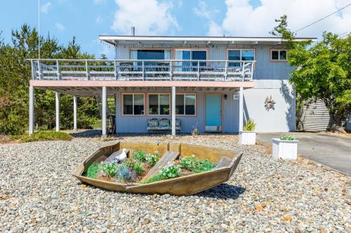 Totally Beachin Getaway by AvantStay Waterfront - photo 38