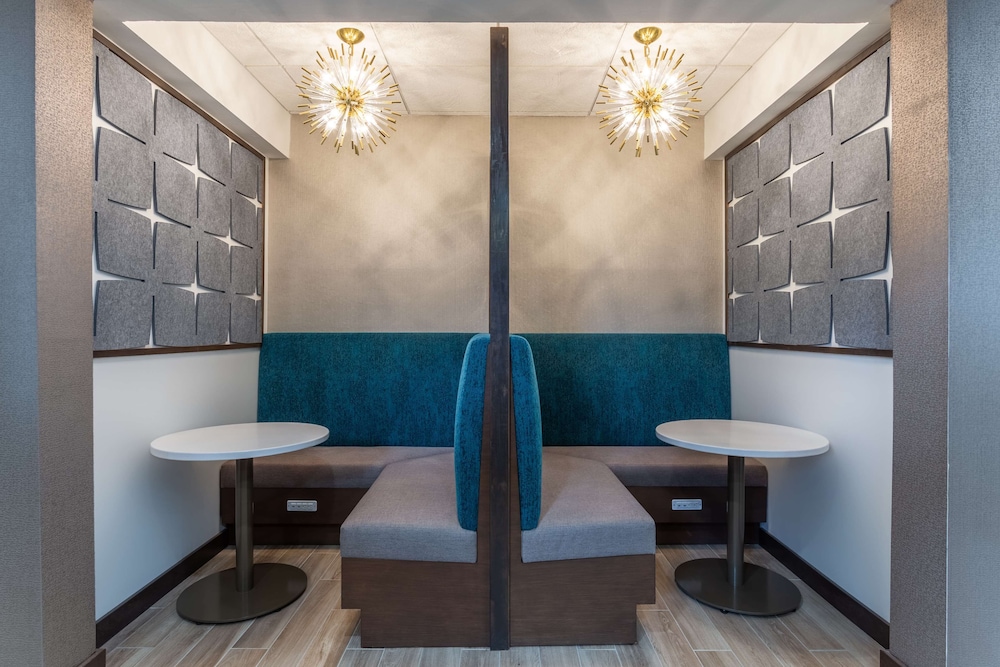 Hampton Inn and Suites Guymon - photo 32