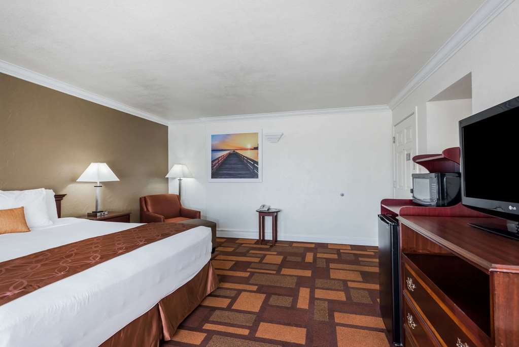 Days Inn & Suites by Wyndham Lodi - photo 7