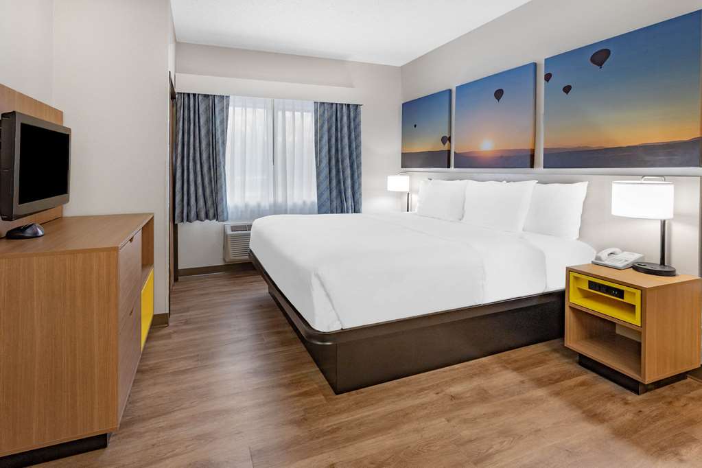 Days Inn by Wyndham Bernalillo - photo 15