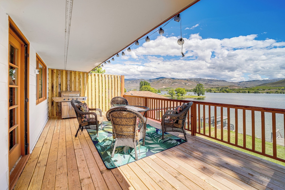 Lakefront Oroville Paradise: Private Beach & Dock — hotel in Oroville