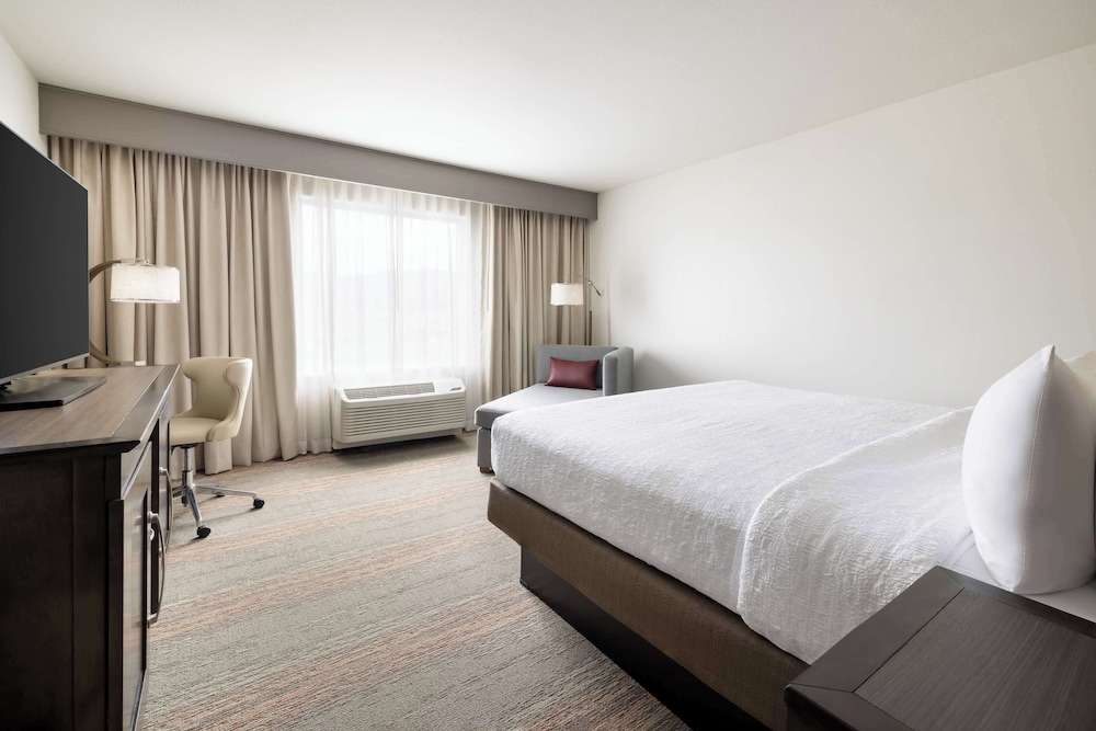 Hampton Inn & Suites Napa - photo 8