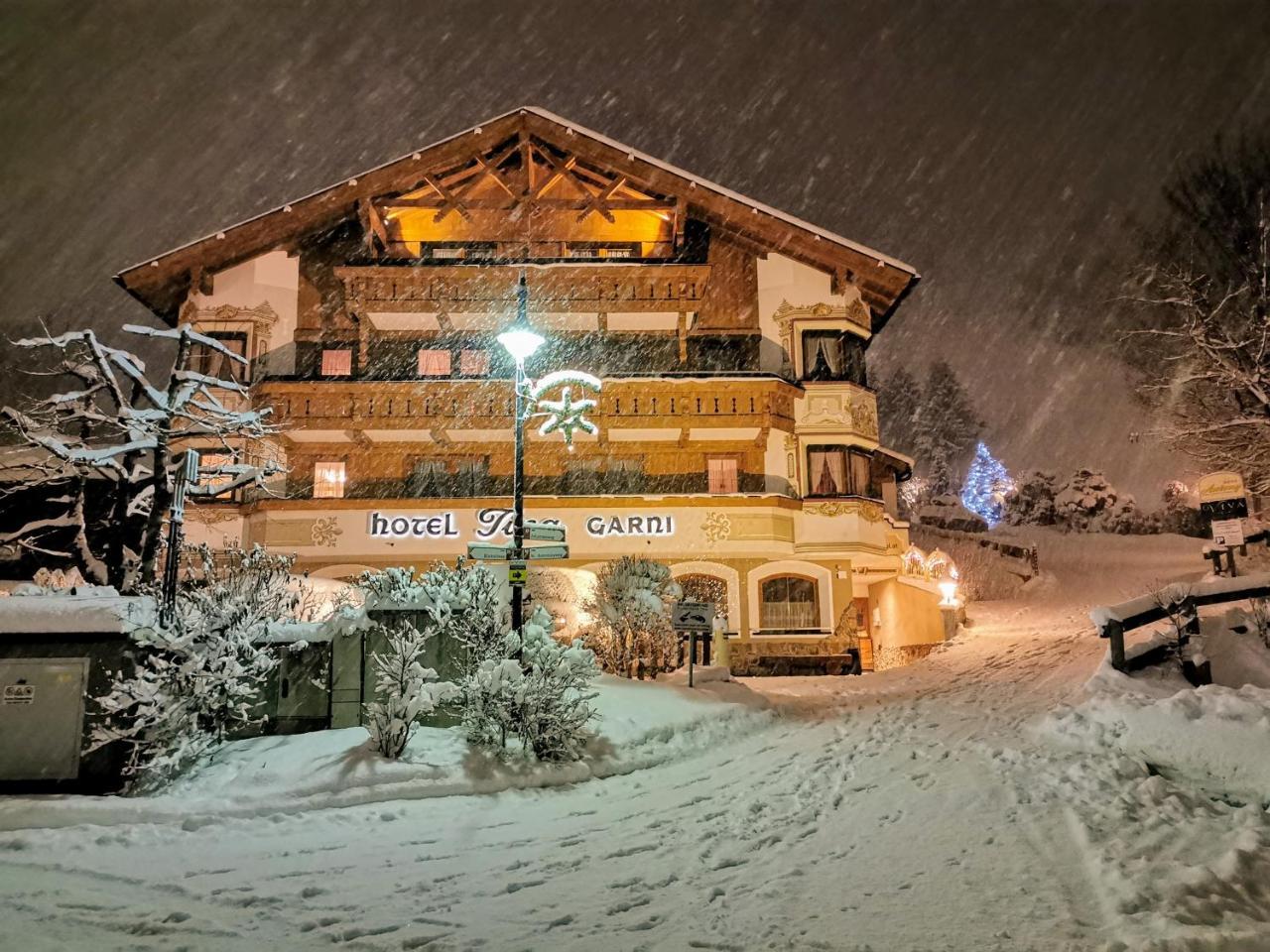 Hotel Garni Tina Appartement — Ischgl