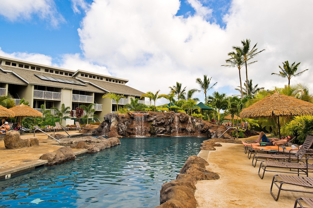 Oceanfront Realty The Cliffs at Princeville - carbon neutral hotel in Princeville