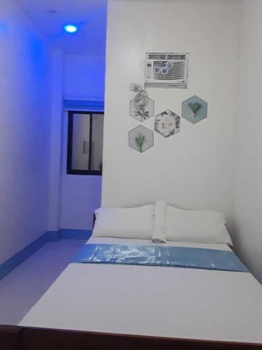 Scjs Inn Hotel — Buug