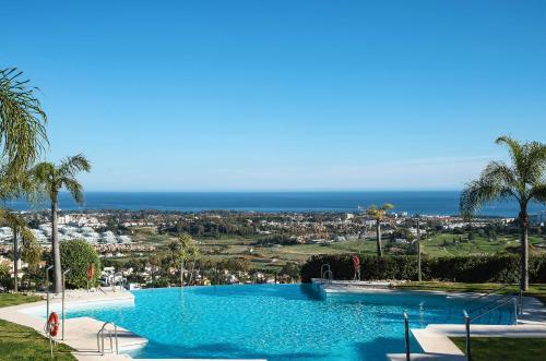 Wonderful 3 bedroom apartment with garden and amazing views Hacienda Senorio Cifuentes Marbella — 4-Star Luxury Hotel in Benahavis, Spain