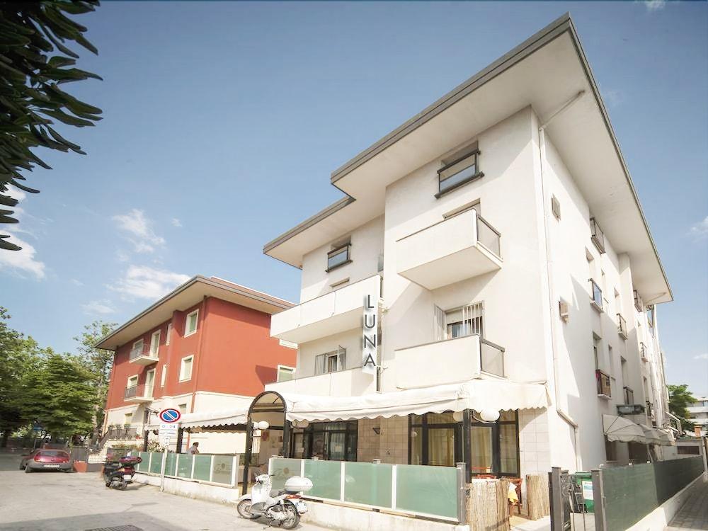 Hotel Luna - last minute hotel in Rimini